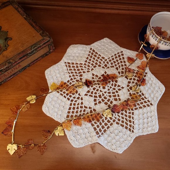 Rare Vintage Celluloid Autumn Leaves Necklace - Picture 9 of 13